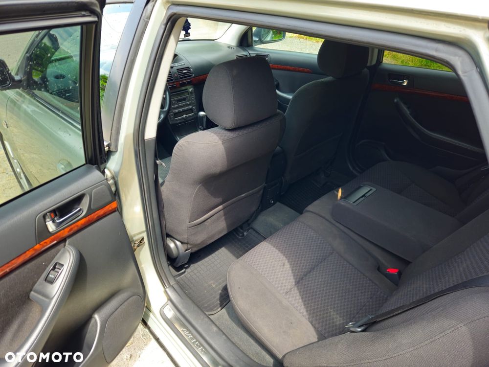 Toyota Avensis 1.8 VVT-i Sol - 11