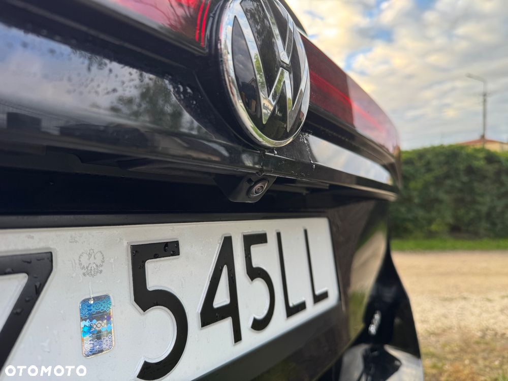 Volkswagen Passat - 17