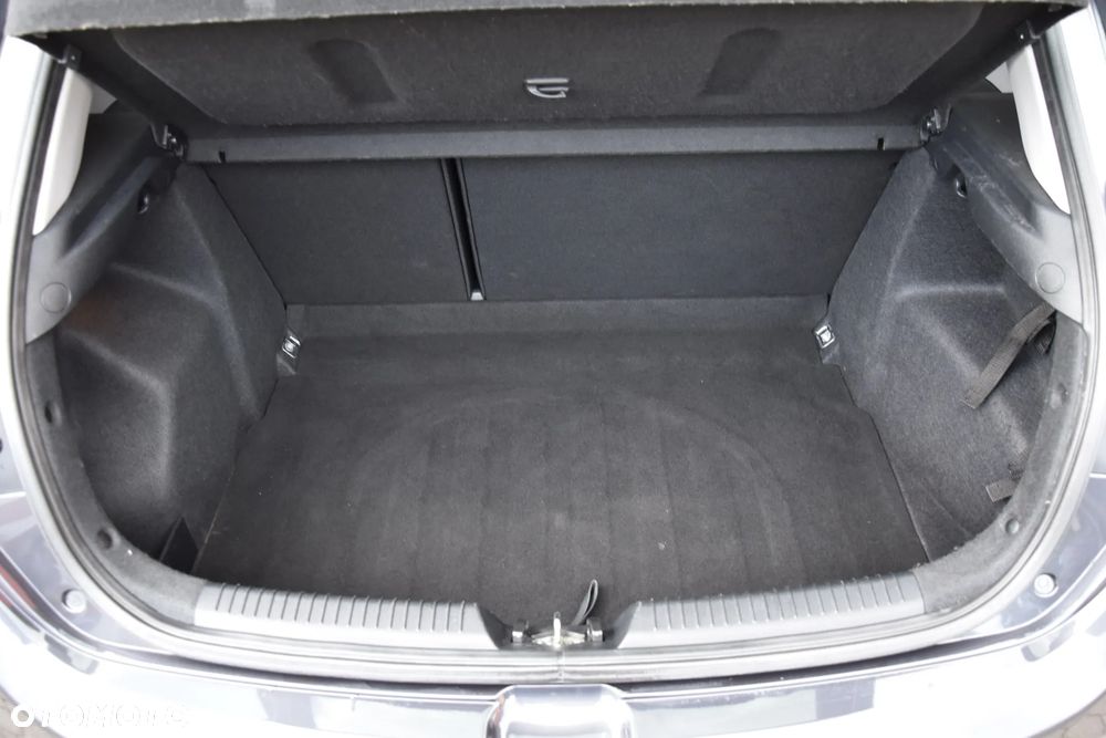 Kia Ceed 1.4 CVVT Dream-Team Edition - 38