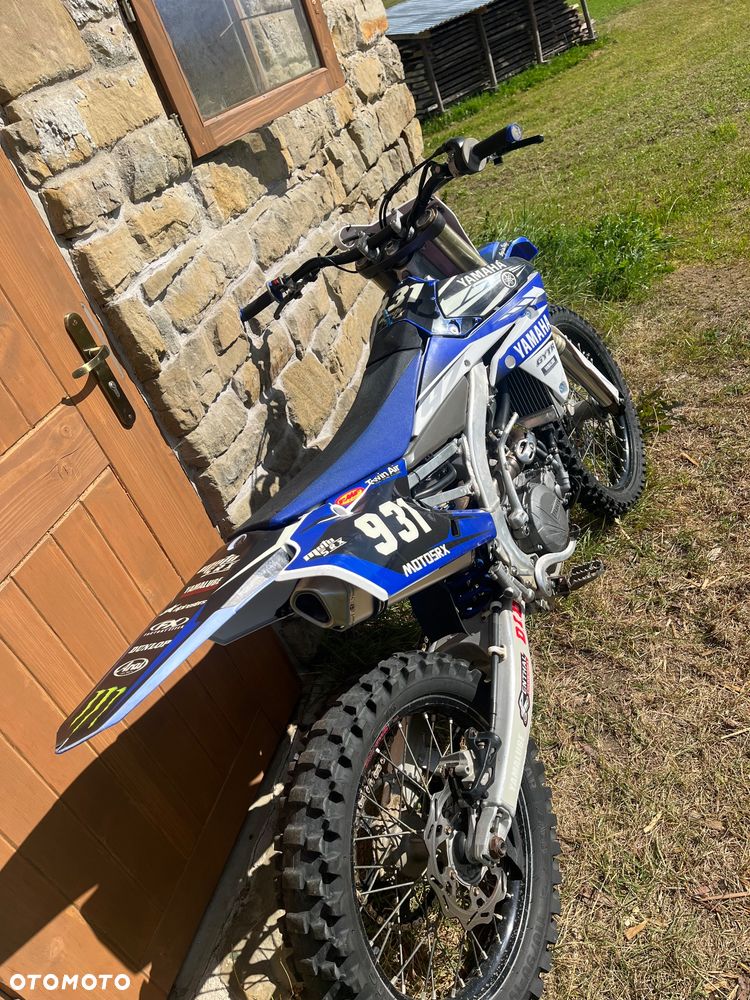 Yamaha YZF - 9