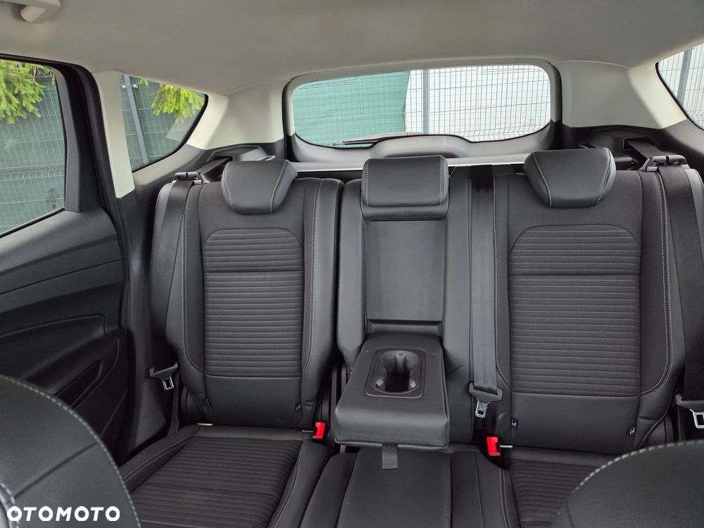 Ford Kuga 2.0 TDCi FWD Titanium - 28