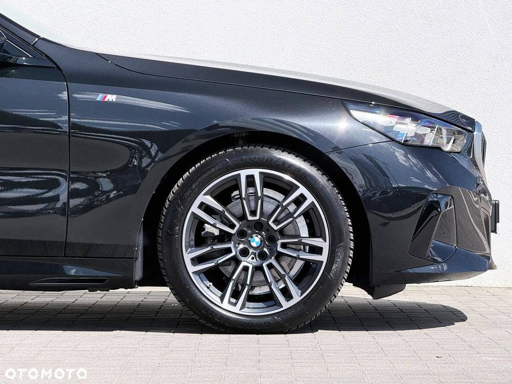 BMW Seria 5 520d xDrive - 13