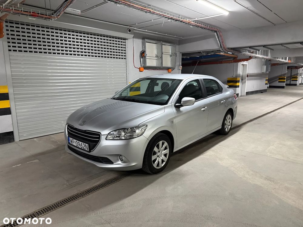 Peugeot 301 1.6 BlueHDi Active - 1