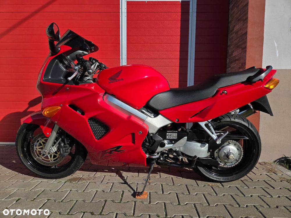 Honda VFR - 4
