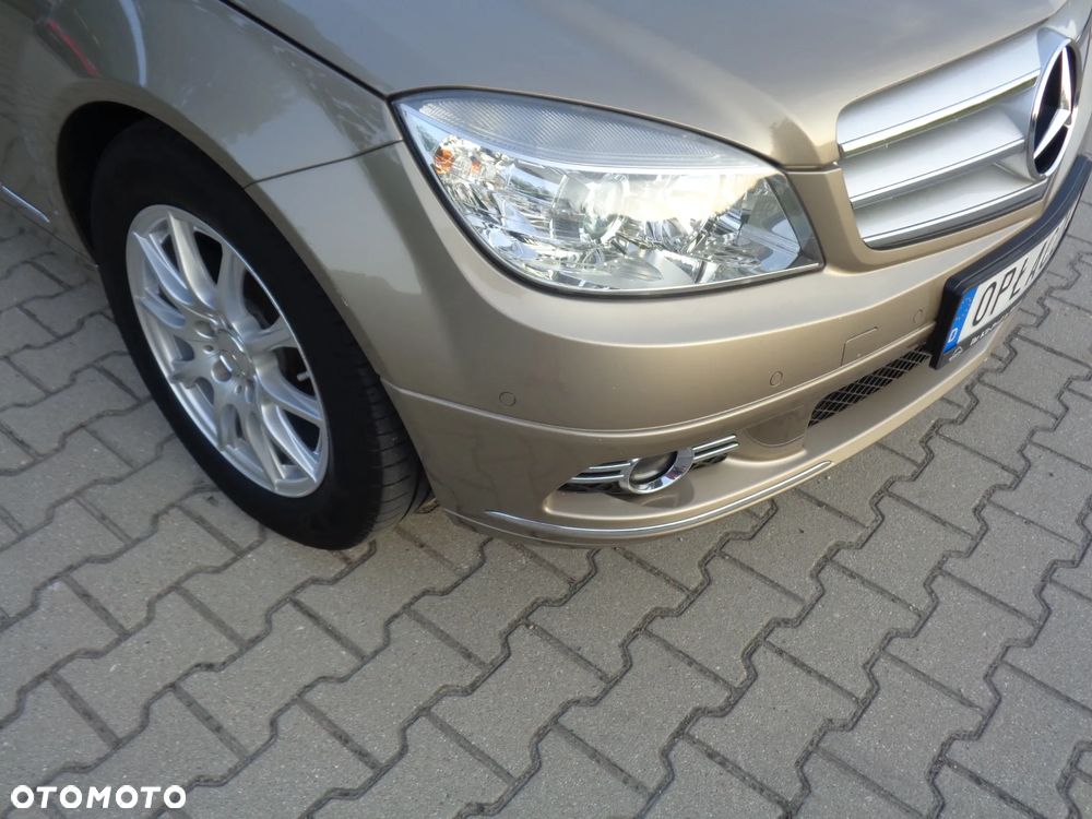 Mercedes-Benz Klasa C 200 (BlueEFFICIENCY) Avantgarde - 36