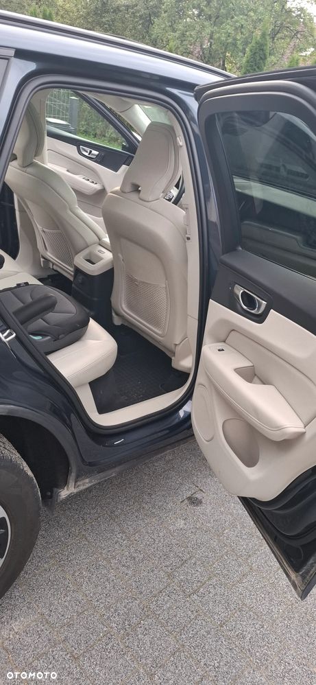 Volvo XC 60 T8 Plug-In Hybrid AWD Ultra Dark - 26