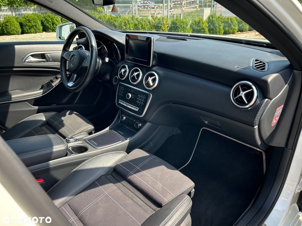 Mercedes-Benz Klasa A 220 d 4Matic 7G-DCT - 16