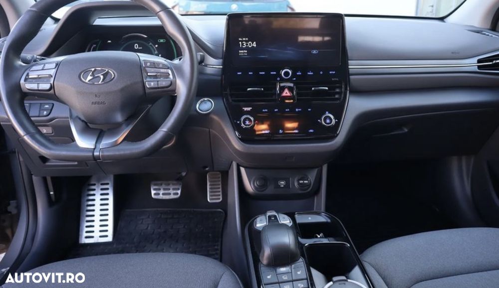 Hyundai IONIQ - 10