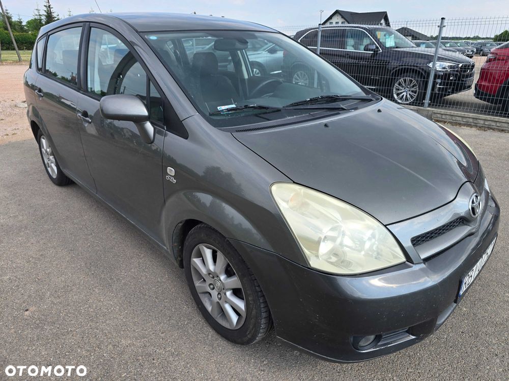 Toyota Corolla Verso - 4