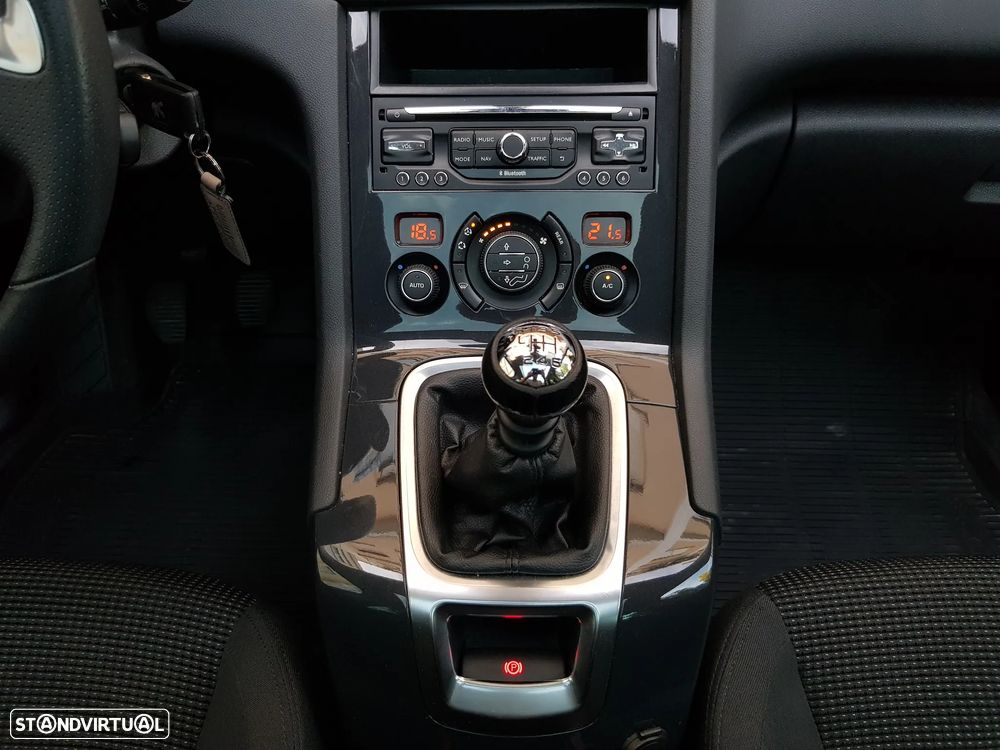 Peugeot 5008 1.6 BlueHDi Allure J17 - 22