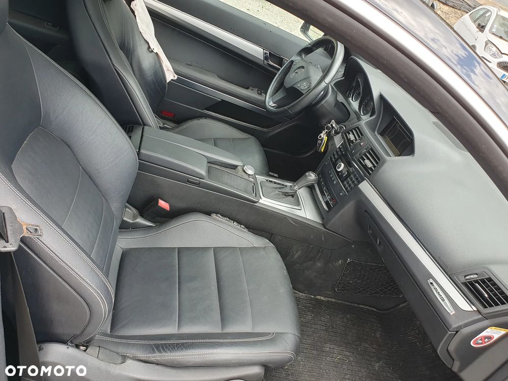 Mercedes-Benz Klasa E 350 CGI BlueEFFICIENCY 7G-TRONIC Avantgarde - 22