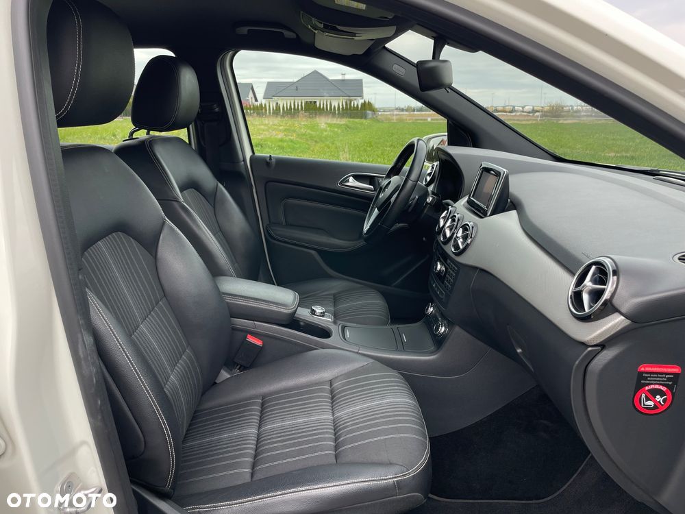 Mercedes-Benz Klasa B 180 CDI (BlueEFFICIENCY) 7G-DCT - 17