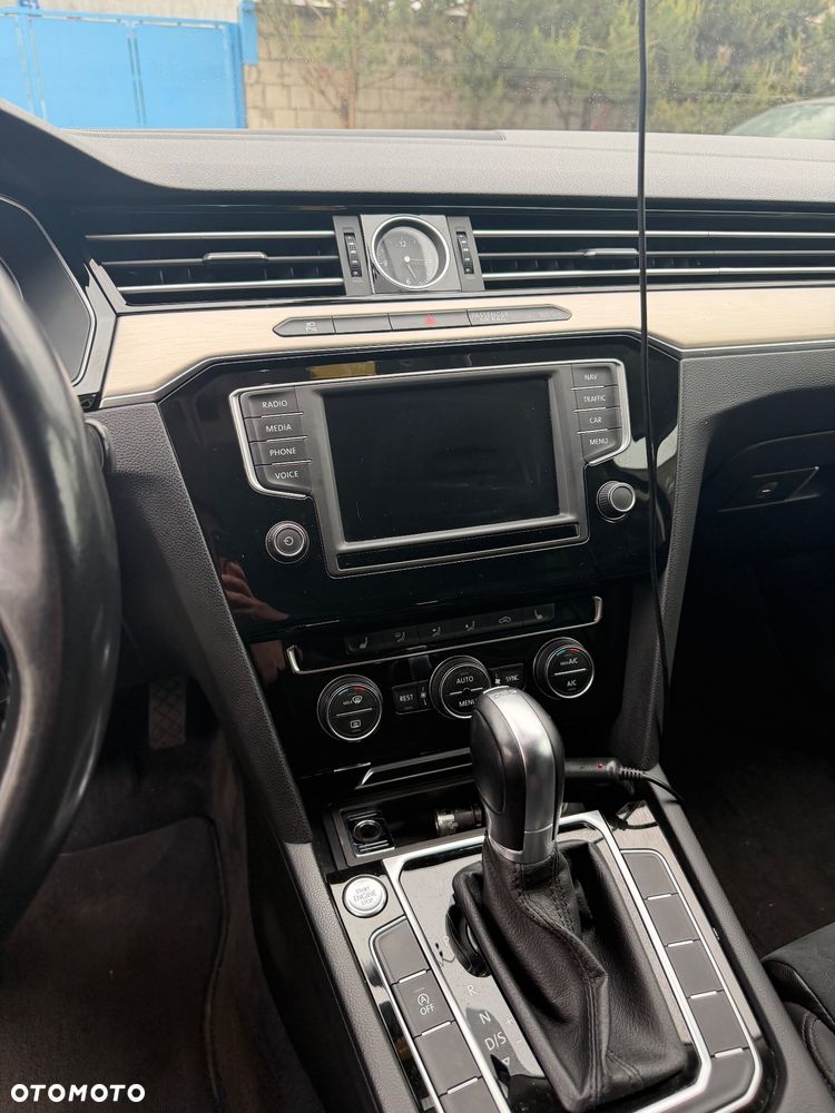 Volkswagen Passat 2.0 TDI SCR DSG - 10