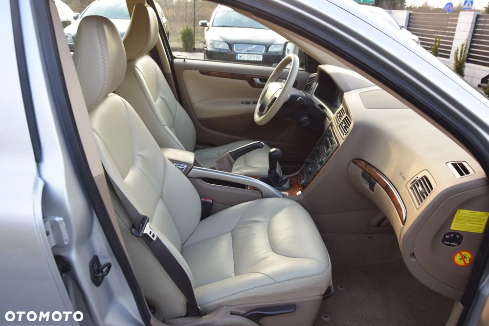 Volvo V70 2.5T AWD Summum - 32