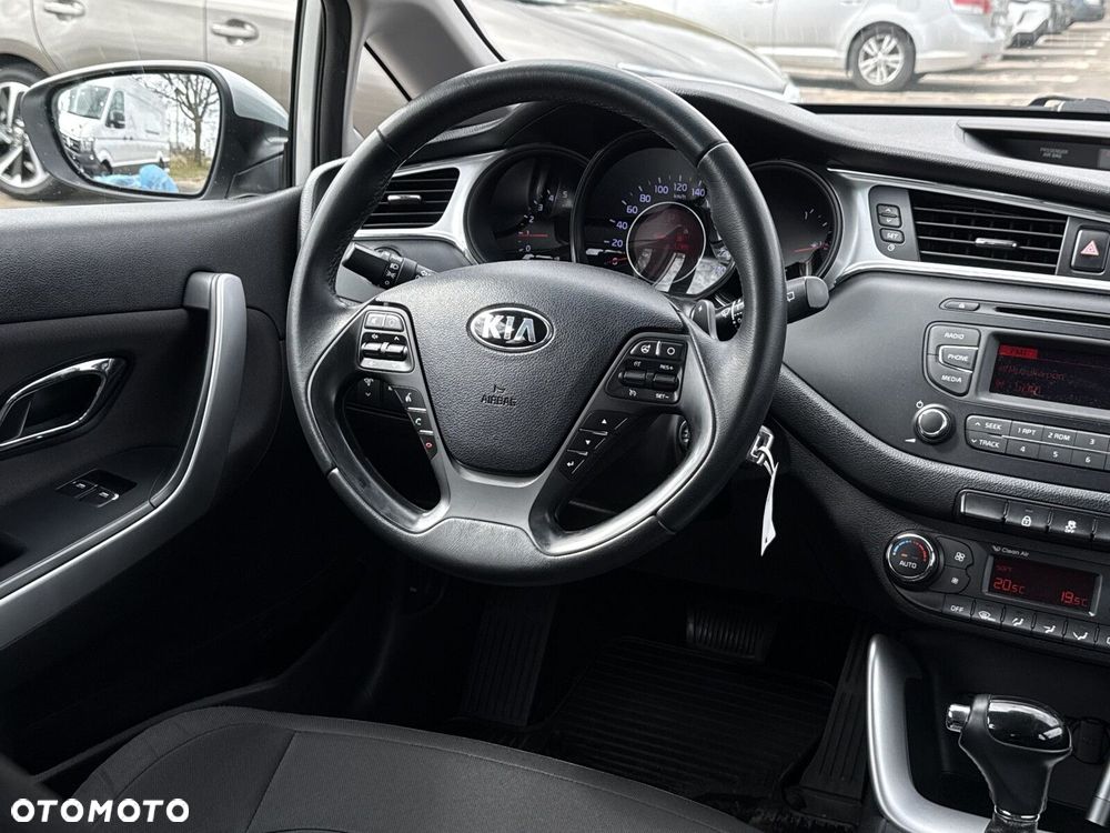 Kia Ceed - 11