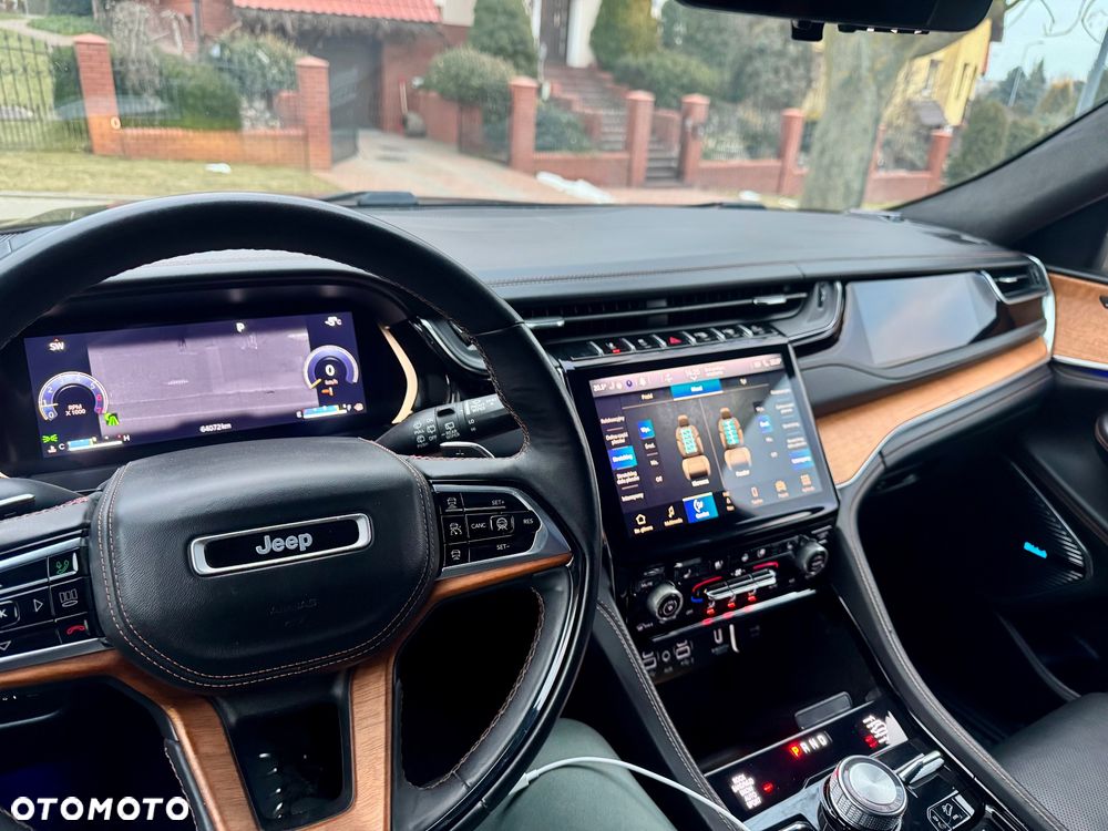 Jeep Grand Cherokee - 13