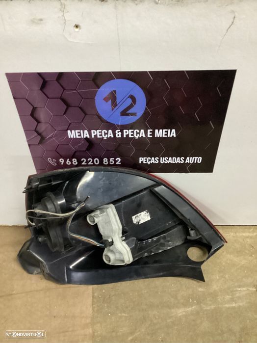 Farolim traseiro esquerdo Renault Megane II do ano 2002 - 2