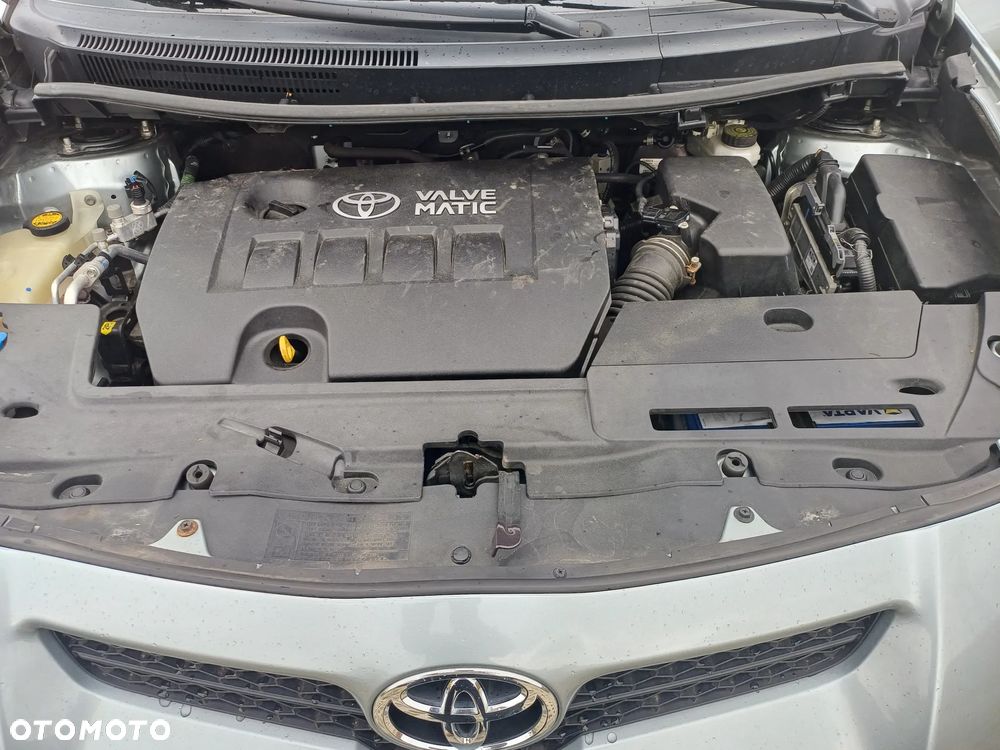 Toyota Auris 1.6 Premium + - 6