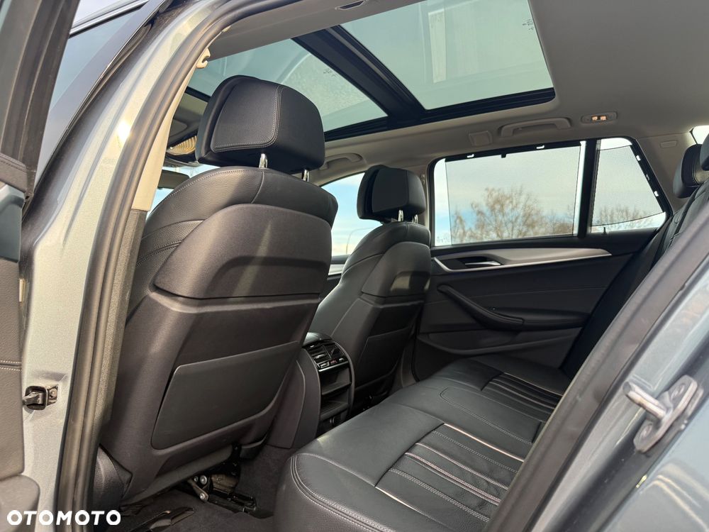 BMW Seria 5 530i Luxury Line - 27