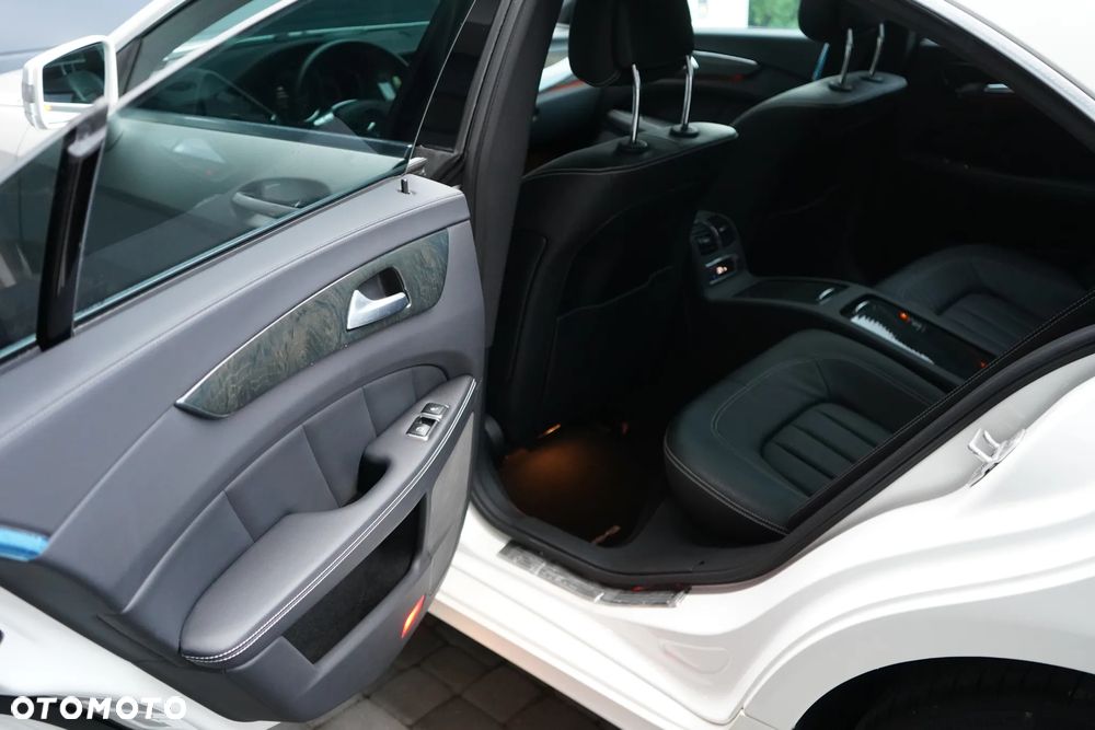 Mercedes-Benz CLS 350 BlueEff - 30