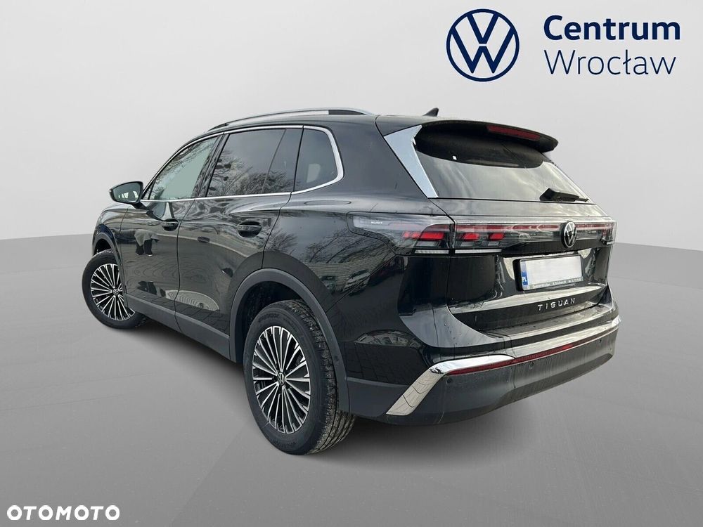 Volkswagen Tiguan - 11