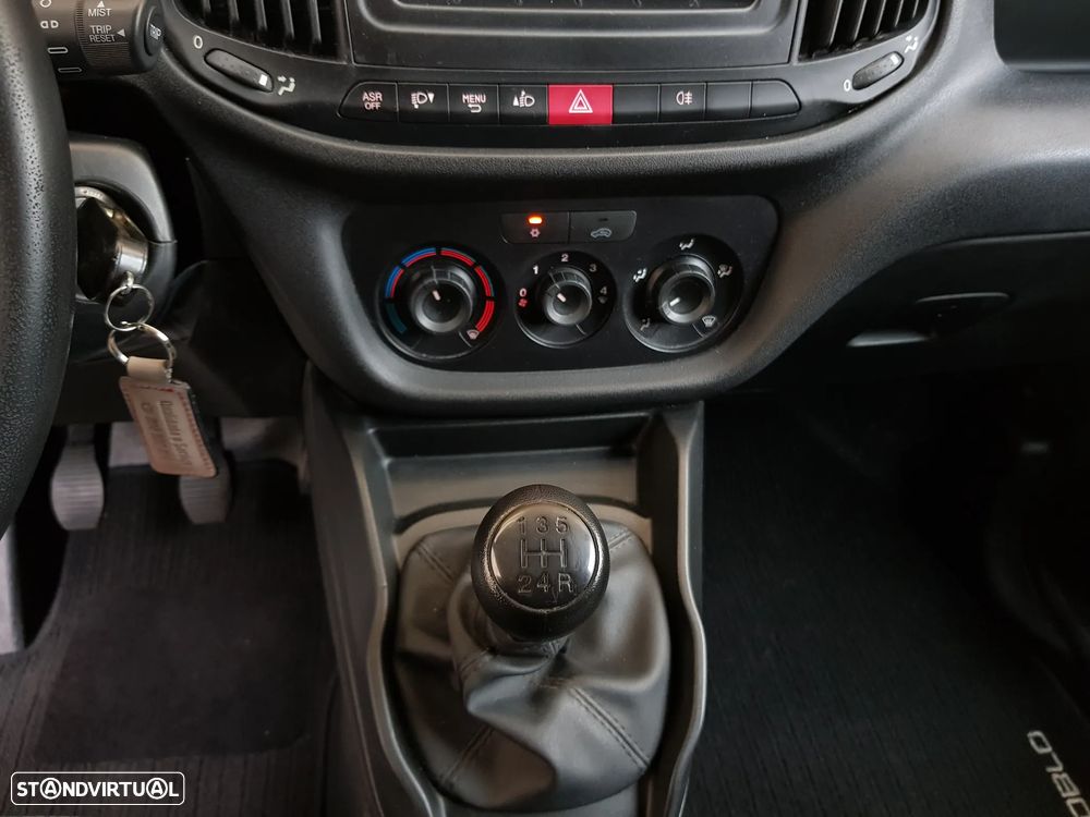 Fiat Doblo 3 Lugares - 21