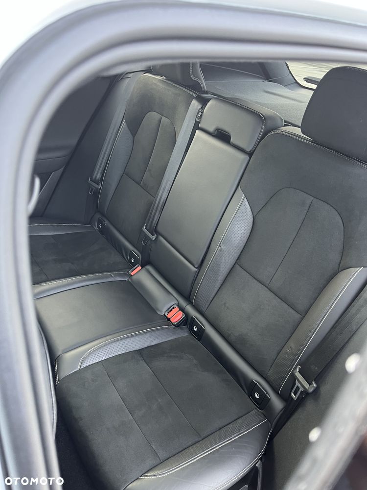 Volvo XC 40 T5 AWD R-Design - 10