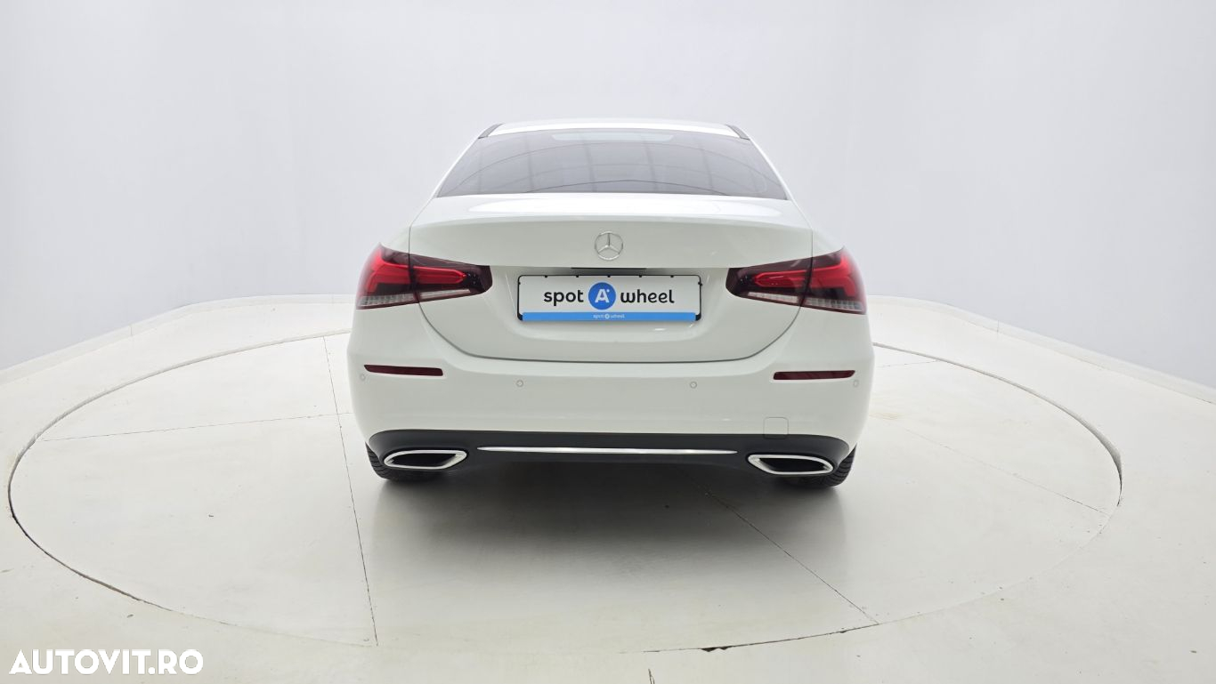 Mercedes-Benz A - 8