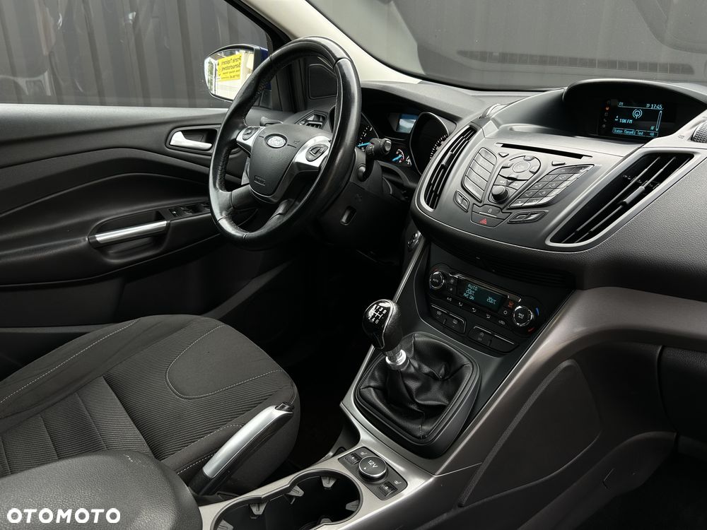 Ford Kuga 1.6 EcoBoost 2x4 SYNC - 23