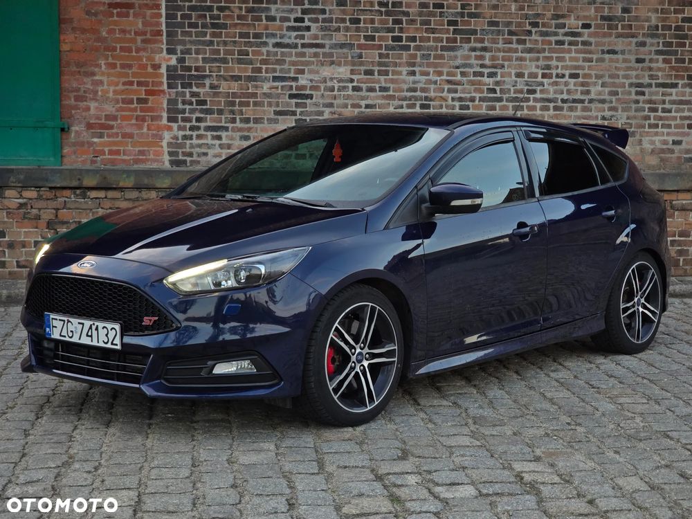 Ford Focus 2.0 EcoBoost ST - 12