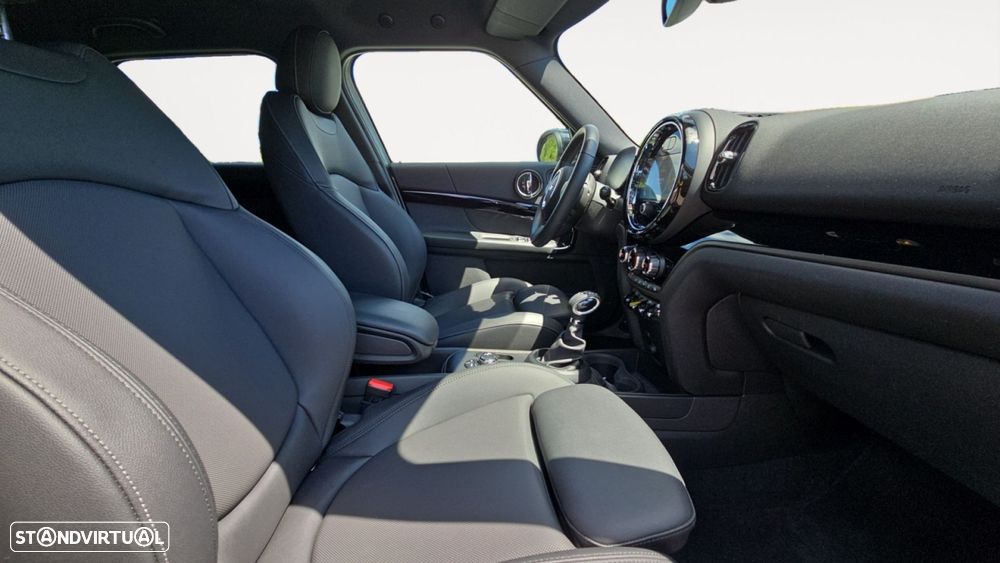 MINI Countryman Cooper SE ALL4 Classic Auto - 10