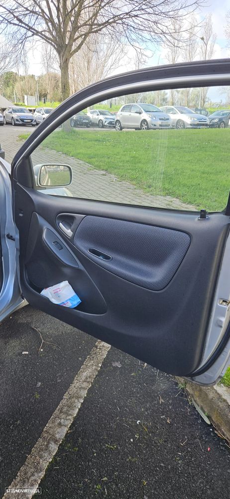 Toyota Yaris 1.4 D-4D Sol AC - 6