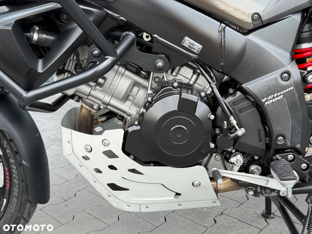 Suzuki V-STROM - 33