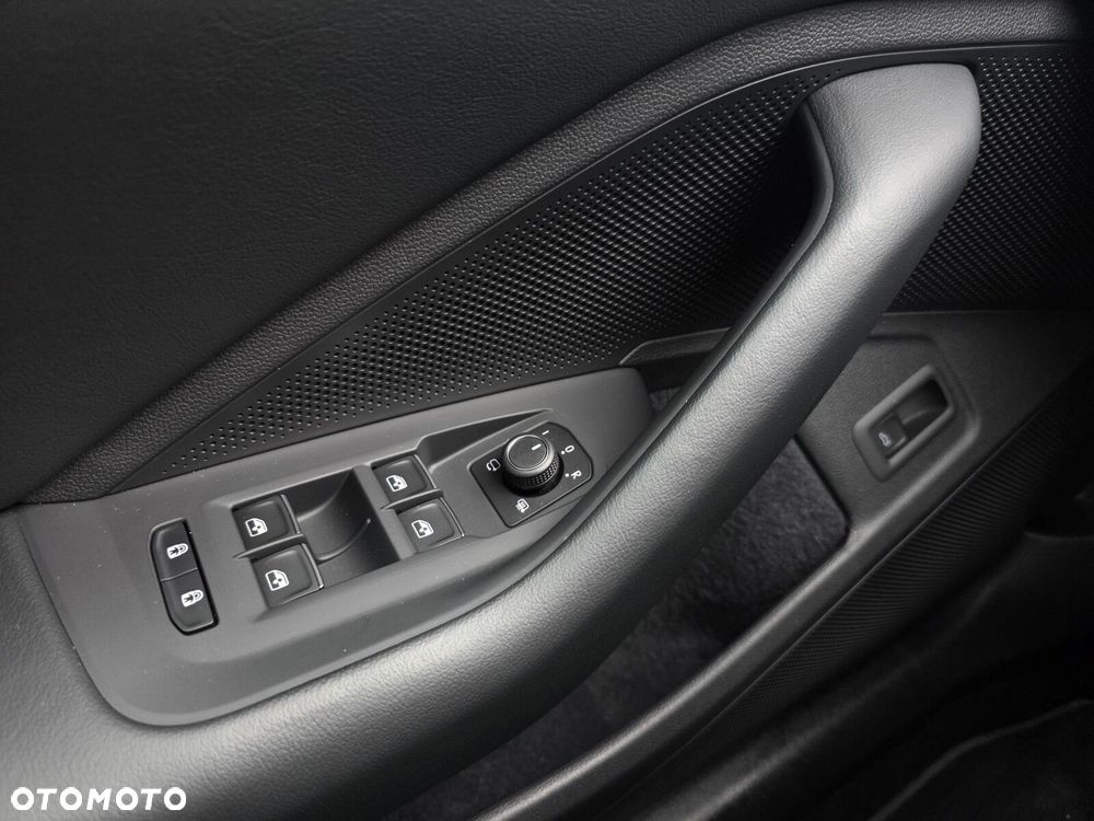 Volkswagen Passat Variant 2.0 TDI EVO Elegance DSG - 10