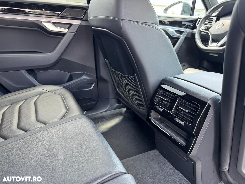 Volkswagen Touareg V6 TSI R-Style - 23