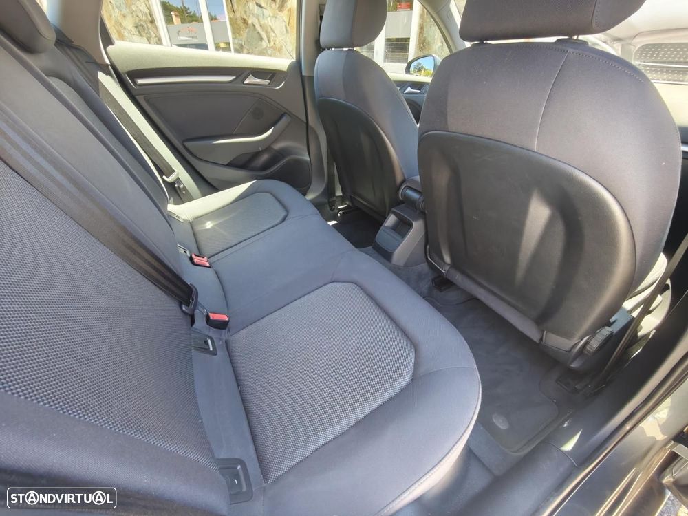 Audi A3 Sportback 1.6 TDI Design - 43