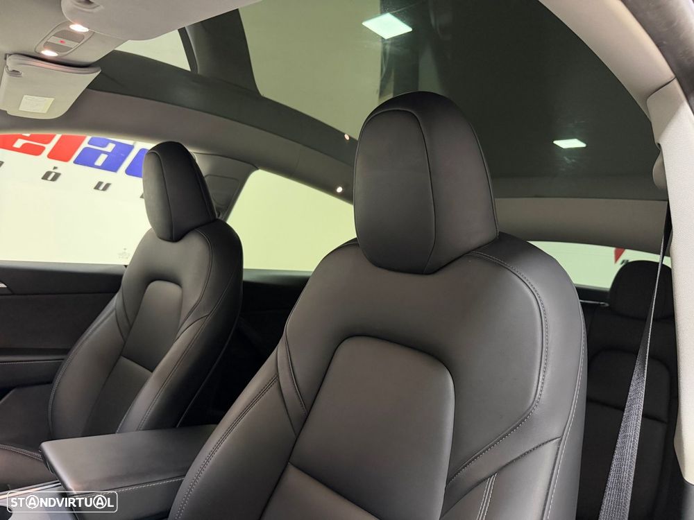 Tesla Model Y Long Range Tração Integral - 18