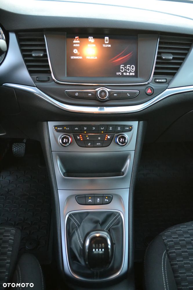 Opel Astra - 8