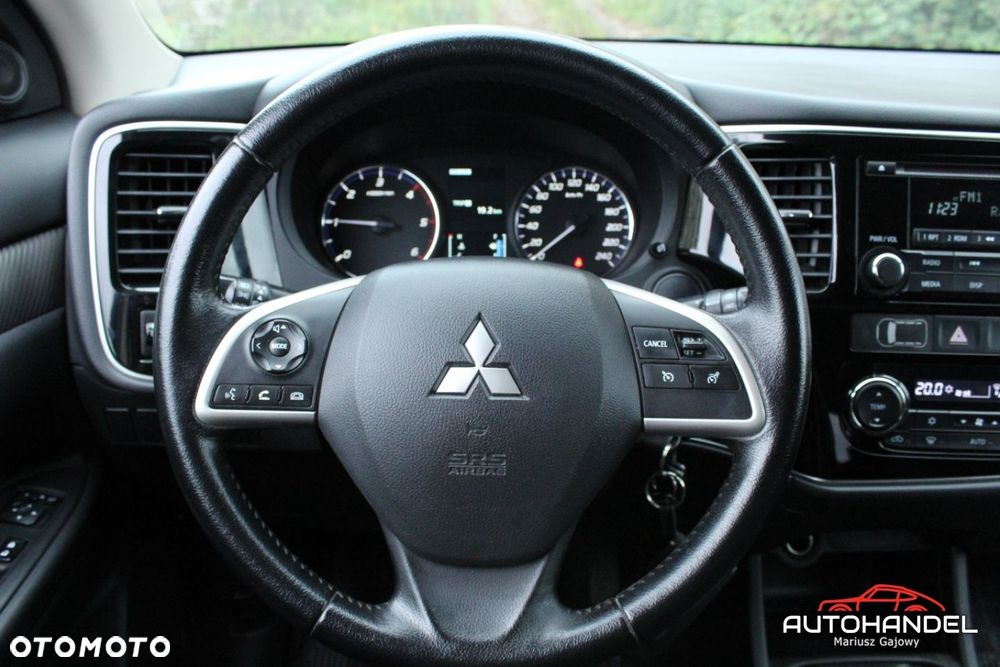 Mitsubishi Outlander - 11