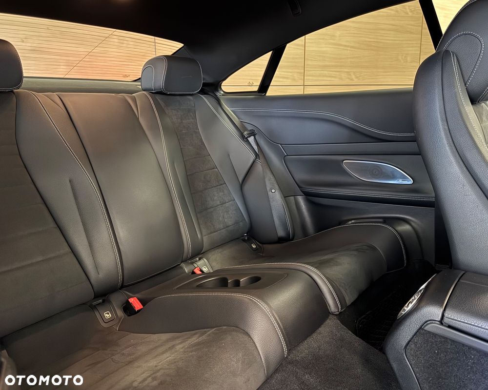 Mercedes-Benz Klasa E 220 d 4-Matic 9G-TRONIC - 10
