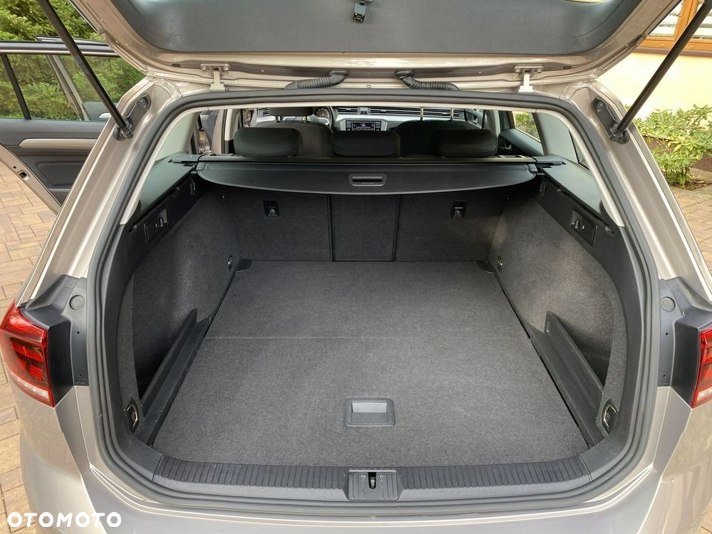 Volkswagen Passat - 28