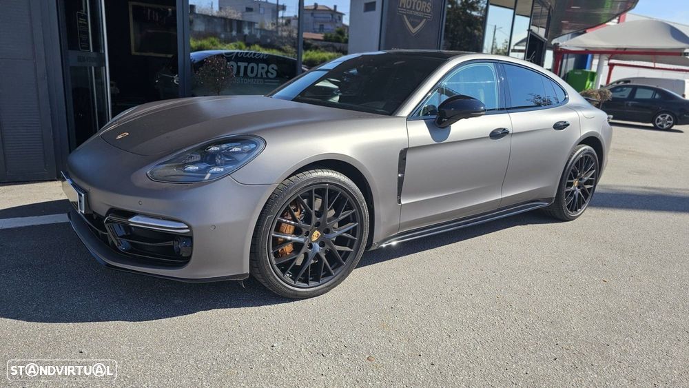 Porsche Panamera 4 E-Hybrid - 1