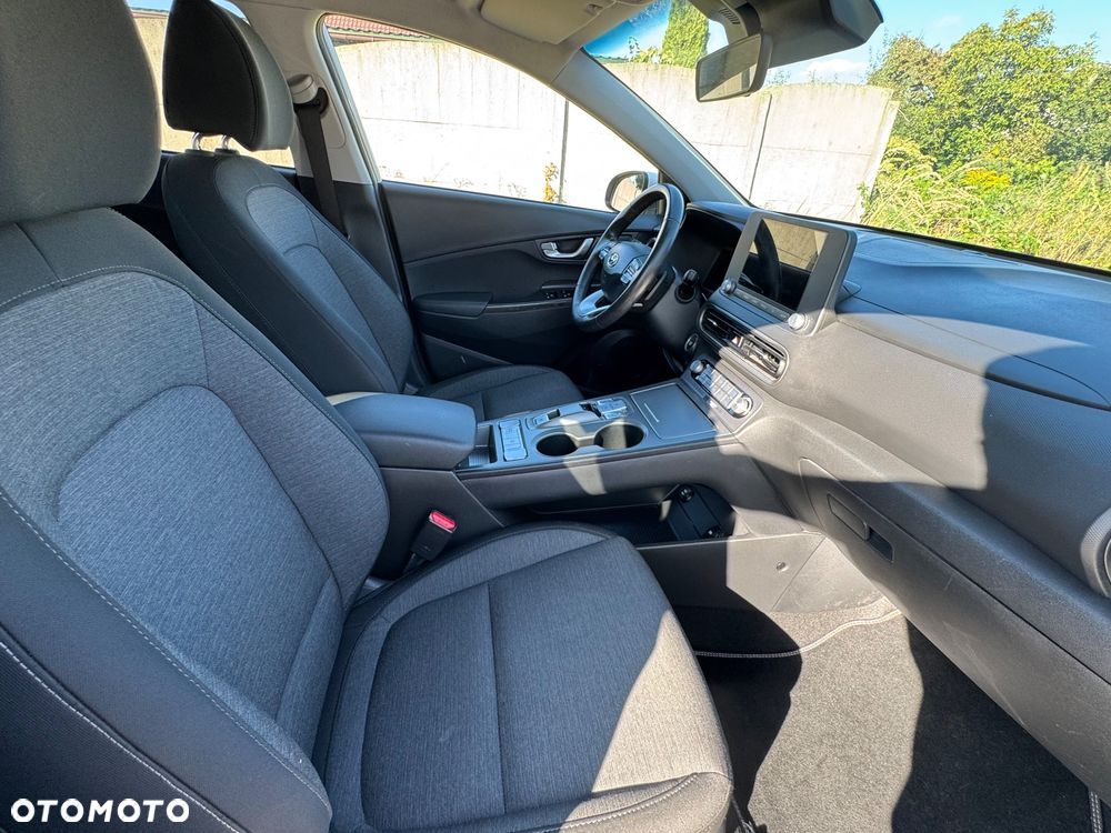 Hyundai Kona Electric 64kWh Executive - 13