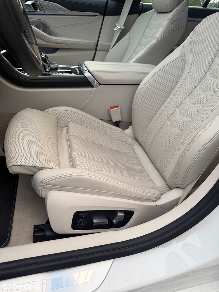 BMW Seria 8 - 11
