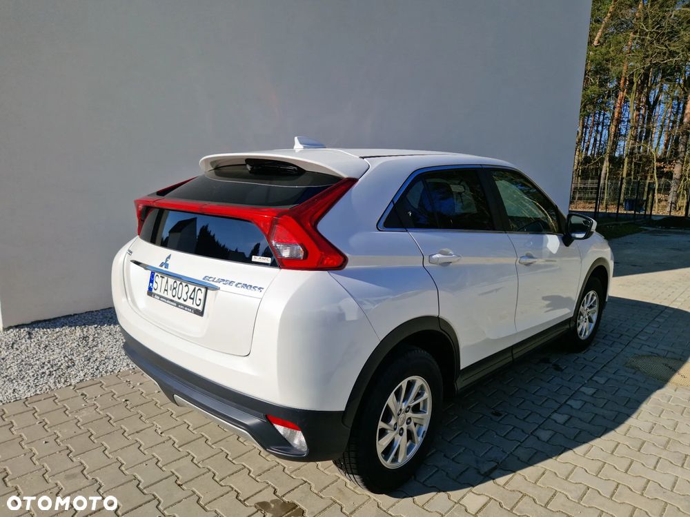 Mitsubishi Eclipse ver-1-5-t--mivec-cleartec-cvt-4wd-activeplus - 4