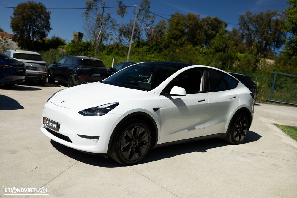 Tesla Model Y Long Range Dual Motor AWD - 6