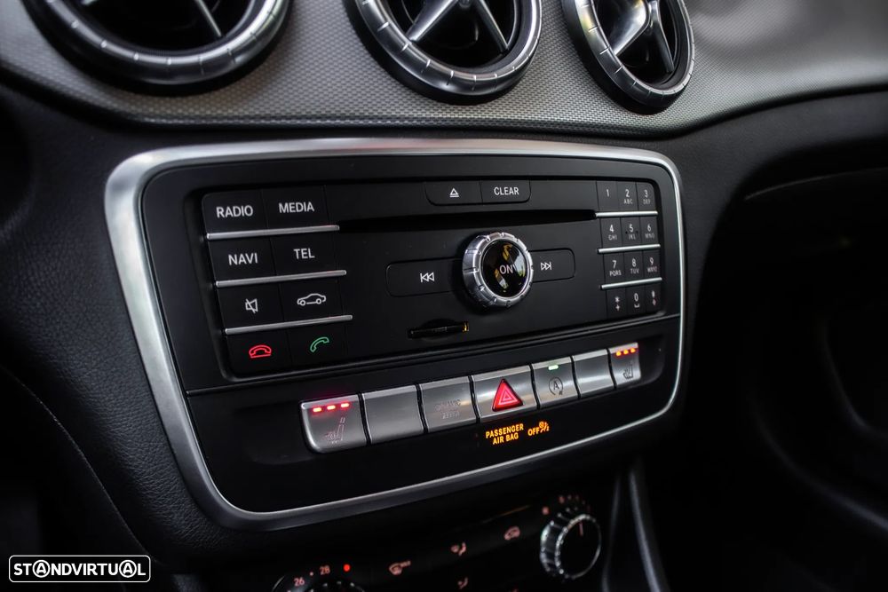 Mercedes-Benz CLA 200 d 4Matic 7G-DCT - 16