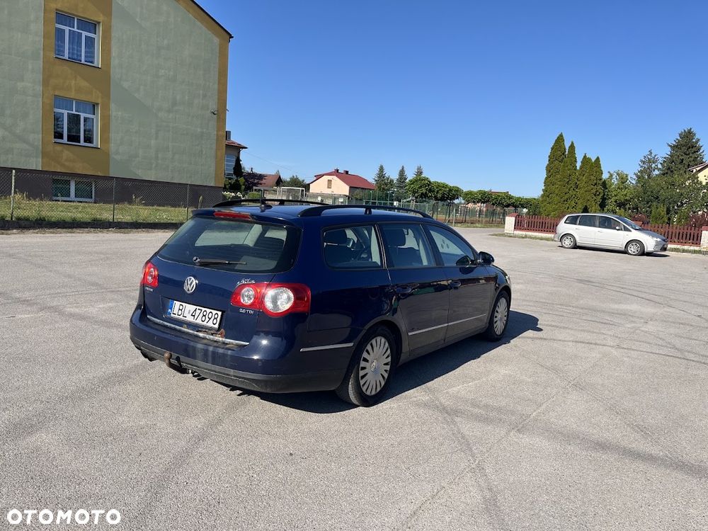 Volkswagen Passat 2.0 TDI DPF Sportline - 3