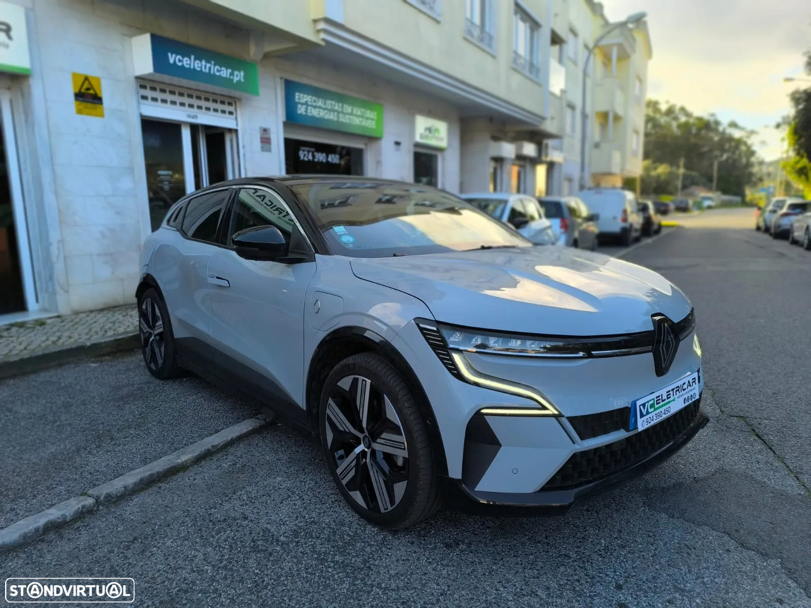 Renault Mégane E-Tech EV60 220hp optimum charge Iconic - 8