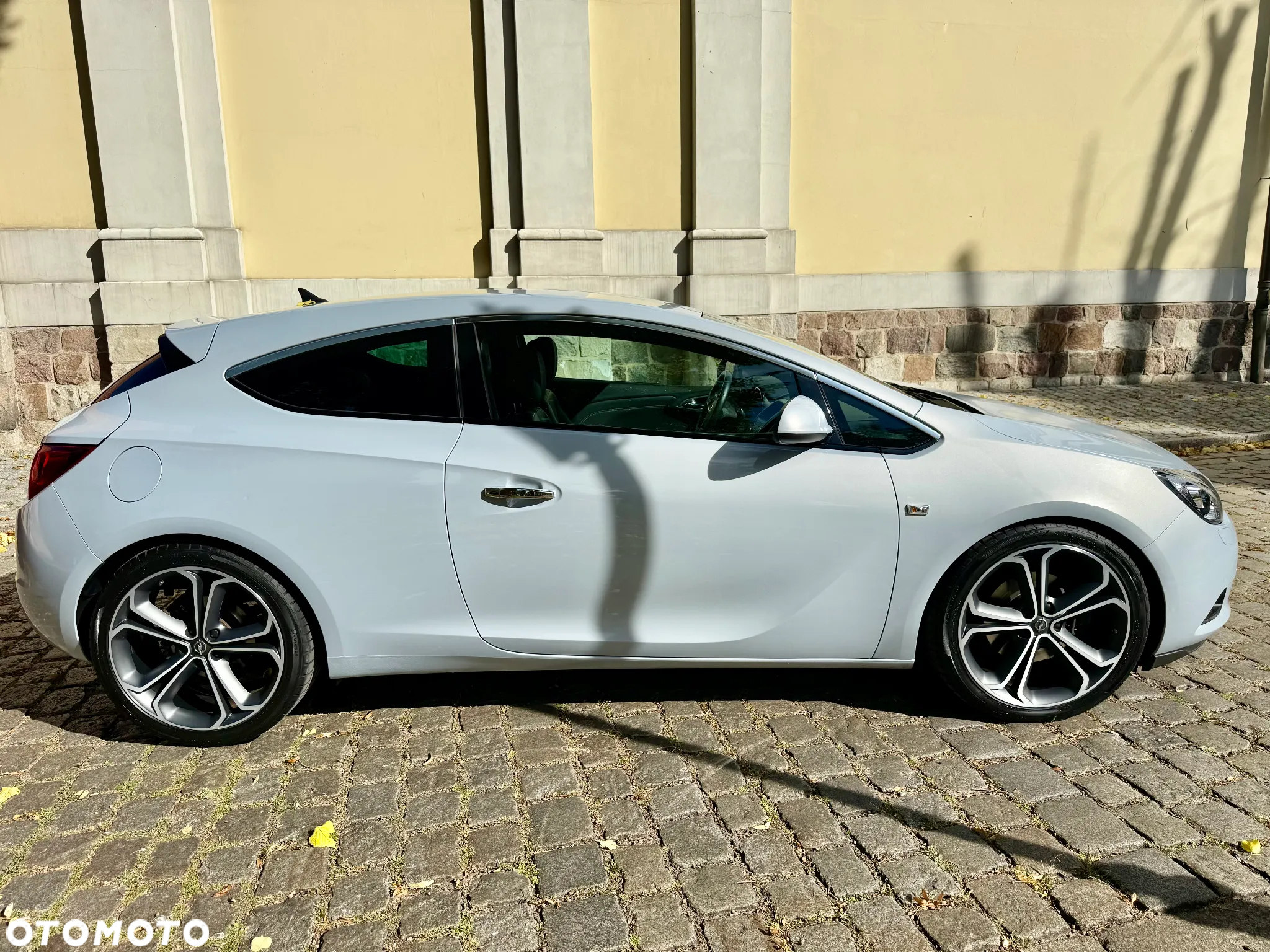 Opel Astra IV GTC 1.4 T Sport S&S EU6 - 6